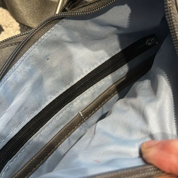 Baggalini grey city cross bag - Picture 6 of 6